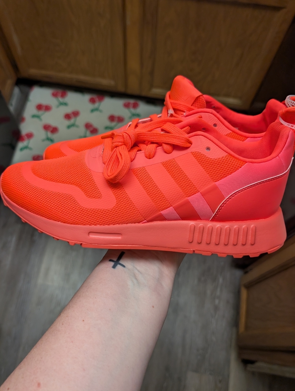 2/$50 adidas Bright Color Sneaker mens 7/Women's 8.5-9